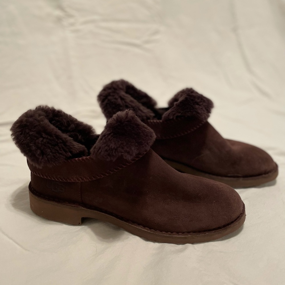 Ugg women’s McKay water resistant booties size 10